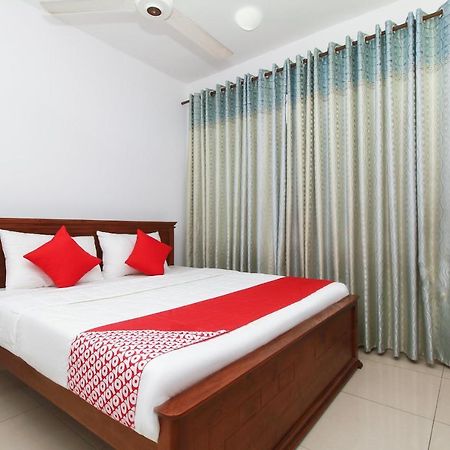 Reliance Hotel Boralesgamuwa Buitenkant foto