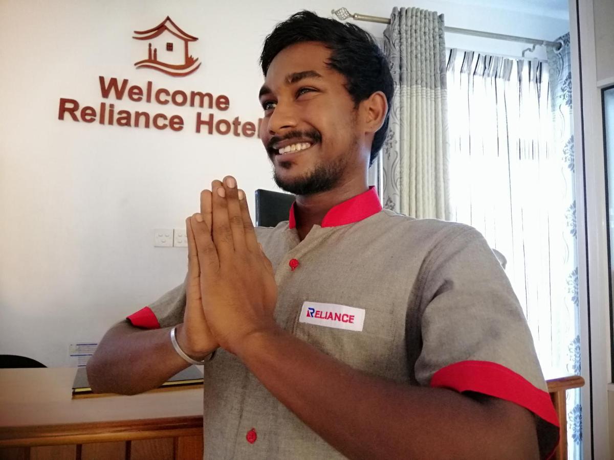 Reliance Hotel Boralesgamuwa Buitenkant foto