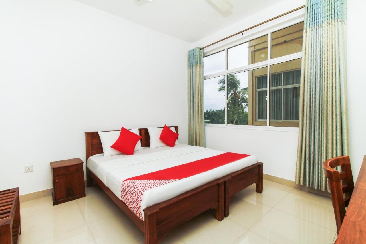 Reliance Hotel Boralesgamuwa Buitenkant foto